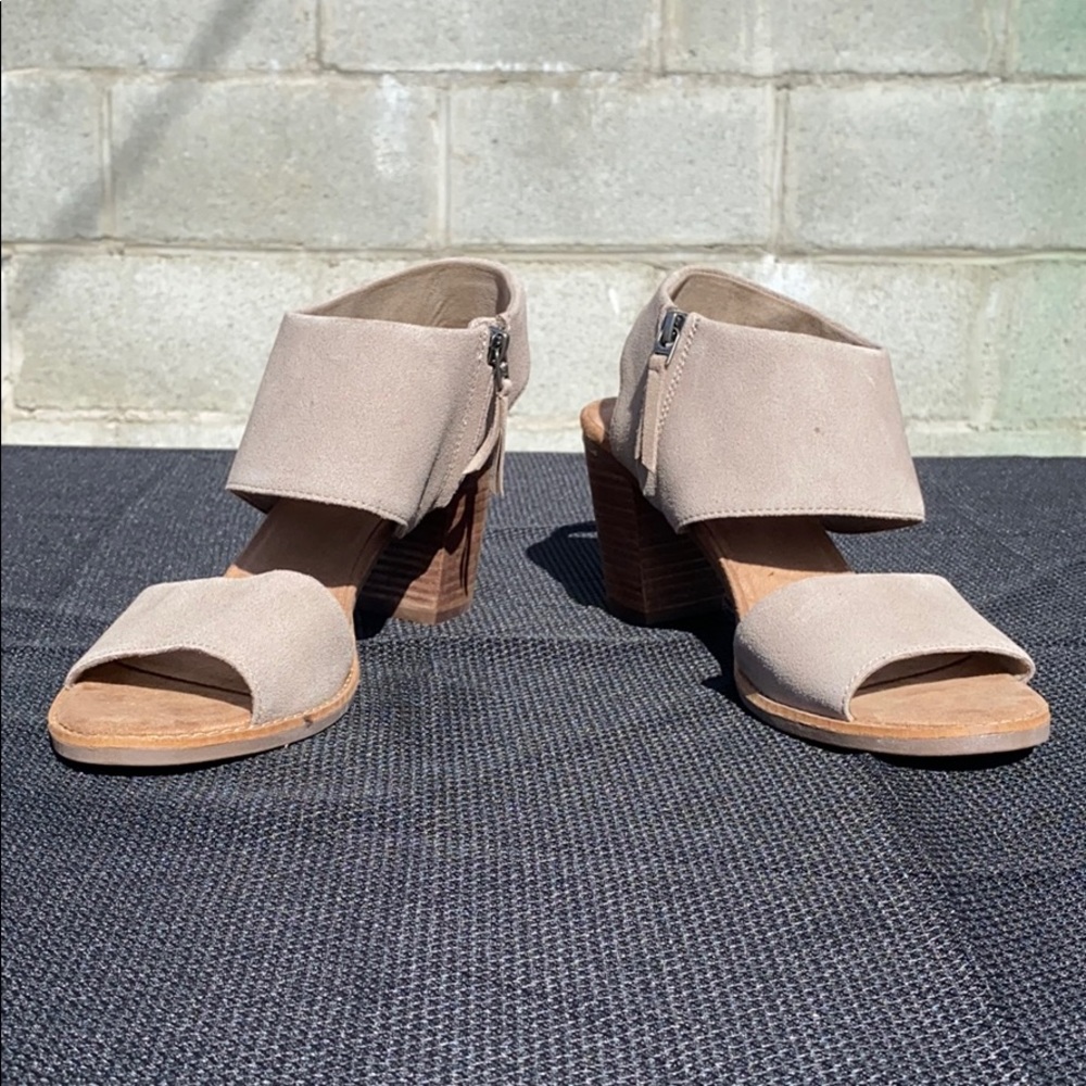 TOMS Beige Suede Open Toe Heel Sandal Size W 10